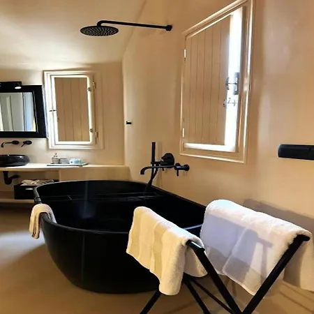 Beautiful Santorini - 1 Bedroom - Stunning Sea Views And Indoor Jacuzzi - 别墅 伊亚